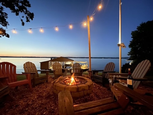 Spectacular - Main Lake Home - Huge Dock - Sleeps 18