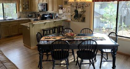 Kaunis Mtn Decor 3bdr 3. 5 kylpy Perhe RM WIFI 8 Unlimited SHARC syötöt