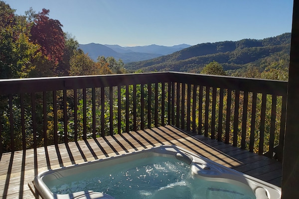 Bañera de hidromasaje al aire libre
