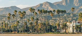 Affordable Beach Penthouse — 2 blocks to Beach and Funk Zone