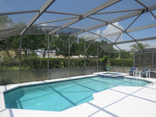 5 Star - 5 BR/4 Bath Villa - Perfect for Family vacation. Minutes to Disney.