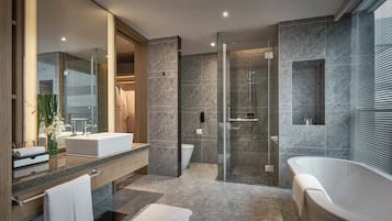 Superior Suite | Bathroom | Shower, designer toiletries, hair dryer, slippers
