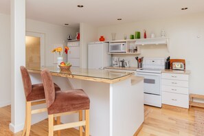 Kühlschrank, Mikrowelle, Geschirrspüler