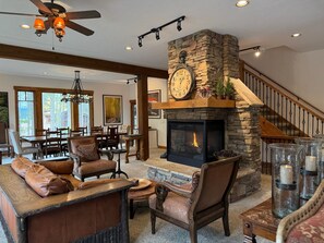 Interior - Merry Christmas! DEC 24-26 OPEN! Ski in&out. Your Epic Luxury Lodge on Peak 8. (Breckenridge)