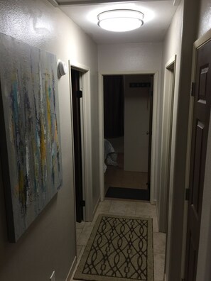 Interior - Charming 2bd/1ba downstairs unit with AC (Paia)