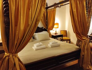 5 Schlafzimmer, Schreibtisch, Bügeleisen/Bügelbrett, kostenloses WLAN