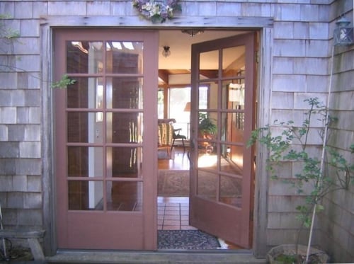 Windsong - Romantic Retreat with Ocean View and Hot Tub located near 14th green.