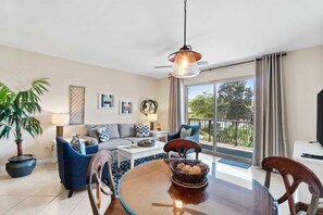 TV - Beach Resort 215 Beach Setup included* HUGE value added.  Perfect Pool View. Convenient Access (Miramar Beach)