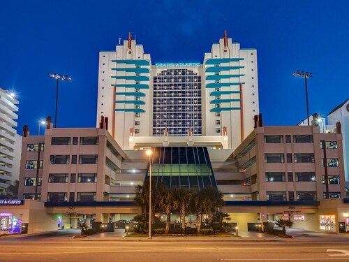 Oceanfront - 3. FL. Rantatuolit ja sateenvarjo varattu. Pysäköintihalli liitteenä