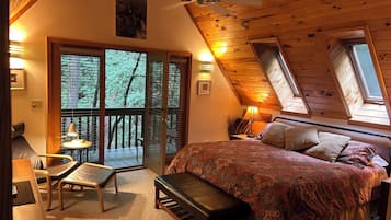 4 bedrooms, in-room safe, desk, iron/ironing board