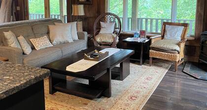 Mökki Big Sioux -joen bluffauksessa alla olevien Klondike-padon kiireiden kanssa.