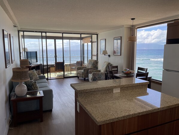 Smart TV, DVD player, table football, ping pong