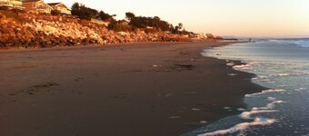  Ocean View ~ Steps to the Beach  ~ Family Ohana friendly