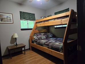 2 bedrooms, iron/ironing board, bed sheets