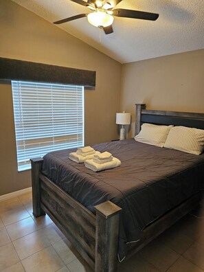 4 bedrooms, WiFi, bed sheets