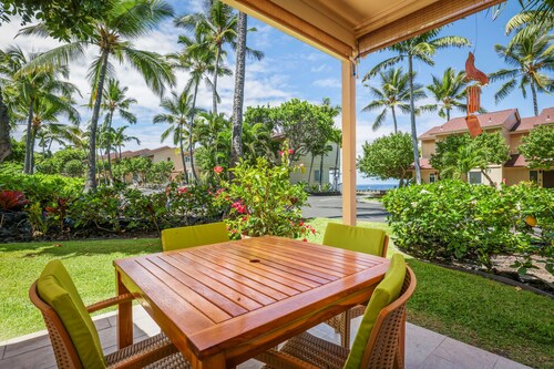 Ocean, Beach, Pool - Just Steps Away - AC in both bedrooms! Beautiful Townhouse!