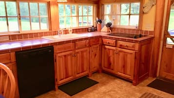 KĂŒhlschrank, Mikrowelle, Ofen, Herdplatte