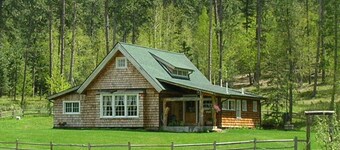 Little Elk Cottage in Scenic Vanocker Canyon - Beautiful Meadow Views!