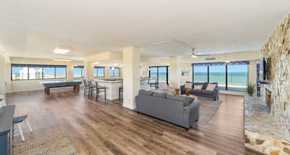 Family-Friendly, Luxury, Direct Oceanfront, 2nd FLR Corner unit, Car-Free Beach🏖️