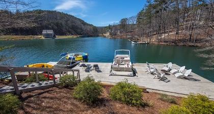 120 Ft Lakefront: NEUER HOT TUB, Trampolin, Pontonverleih, Kajaks, Hydro-Bikes & mehr