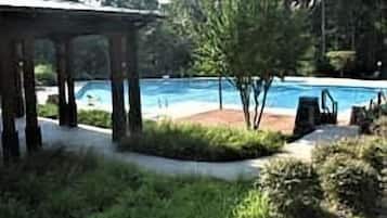 Utomhuspool