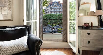 Outrageously Romantic with Unobstructed Eiffel Views