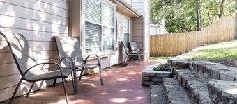 Pet Friendly Spacious 3BR Home with King Bed