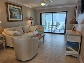 Smart TV - SEASIDE 503,Penthouse,Direct beach front 230+reviews.Direct gulf front,pool,bch (Fort Myers Beach)