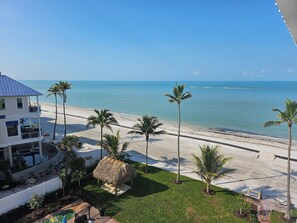 On the beach, sun-loungers, beach towels - SEASIDE 503,Penthouse,Direct beach front 230+reviews.Direct gulf front,pool,bch (Fort Myers Beach)