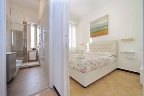 1 chambre, coffres-forts dans les chambres, fer et planche à repasser