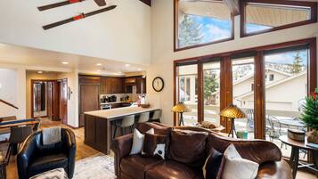 Smart-TV, peis, videospill og DVD-spiller