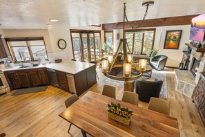 Interior - 5 Min Walk DV Ski Slopes, Luxury, Family & Pet Friendly-Book 7 Nights 1 SkisFree (Park City)