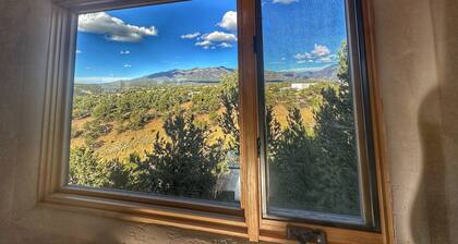 Casa De Cuentos-Mystical Bliss-Hot Tub, parhaat näkymät! Firepit w / puu mukana!