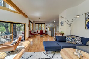 Smart-tv en een open haard