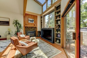 Smart-tv en een open haard