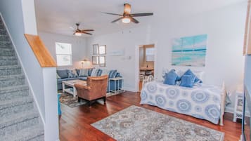 5 habitaciones, tabla de planchar con plancha y cuna de viaje