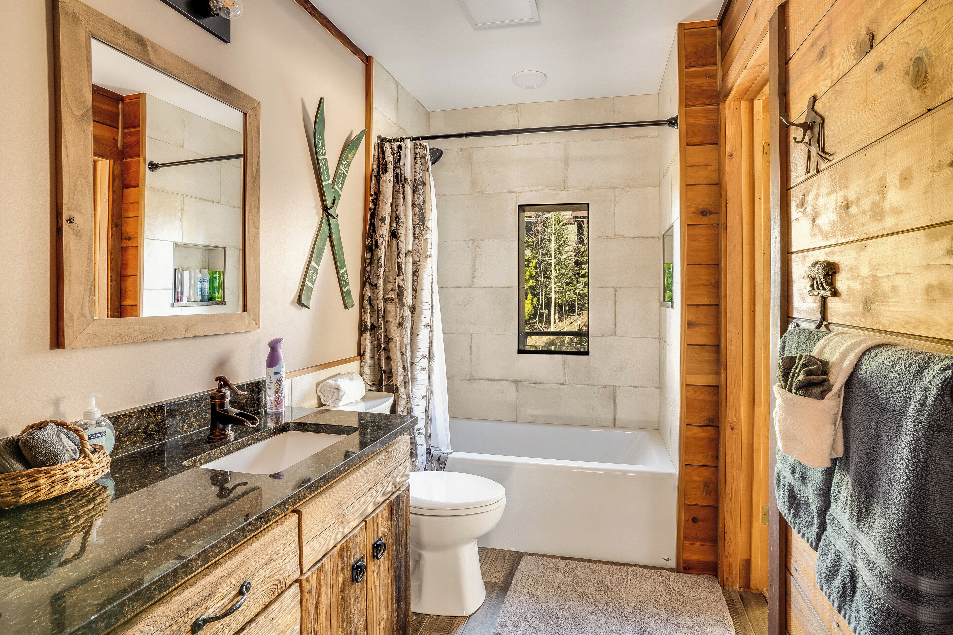 Combined shower/tub, hair dryer, towels, soap