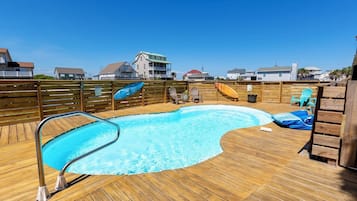 室外游泳池