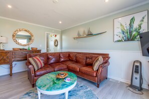 Smart TV, videojuegos, reproductor de DVD y libros 