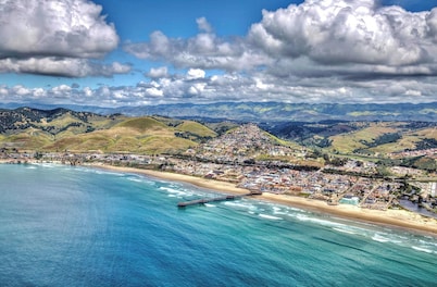 WALK to Beach, Pier and Downtown - Parking - BBQ - View