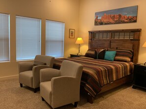 3 chambres, bureau, fer et planche à repasser, lit de bébé portatif