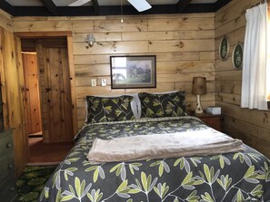 4 Schlafzimmer, Reisekinderbett, kostenloses WLAN, Bettwäsche