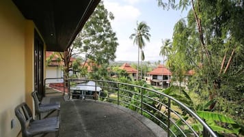 3-Bedroom Villa, Access to Shared Pool | Balcony