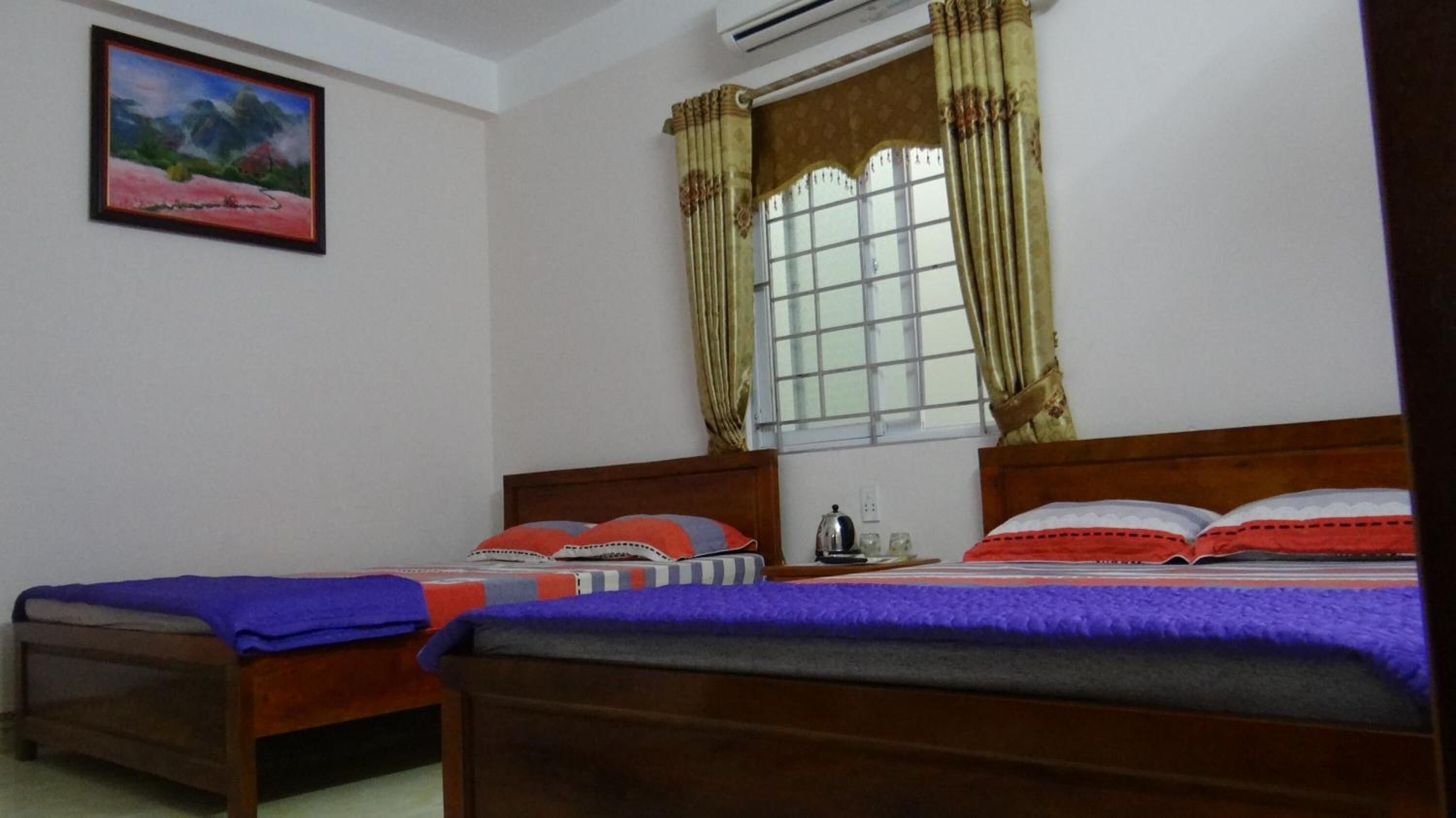 minibar, soundproofing, free wifi, bed sheets