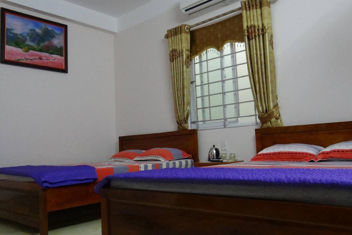 minibar, soundproofing, free wifi, bed sheets