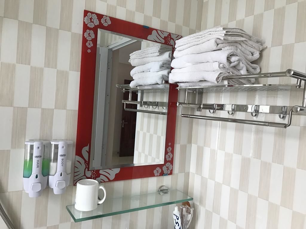 shower, free toiletries, hair dryer, slippers