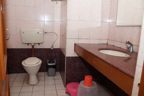 Deluxe Double Room Non AC | Bathroom