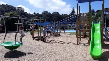Children’s play area – outdoor
