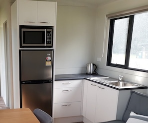 Apartment, 2 Bedrooms | Private kitchenette