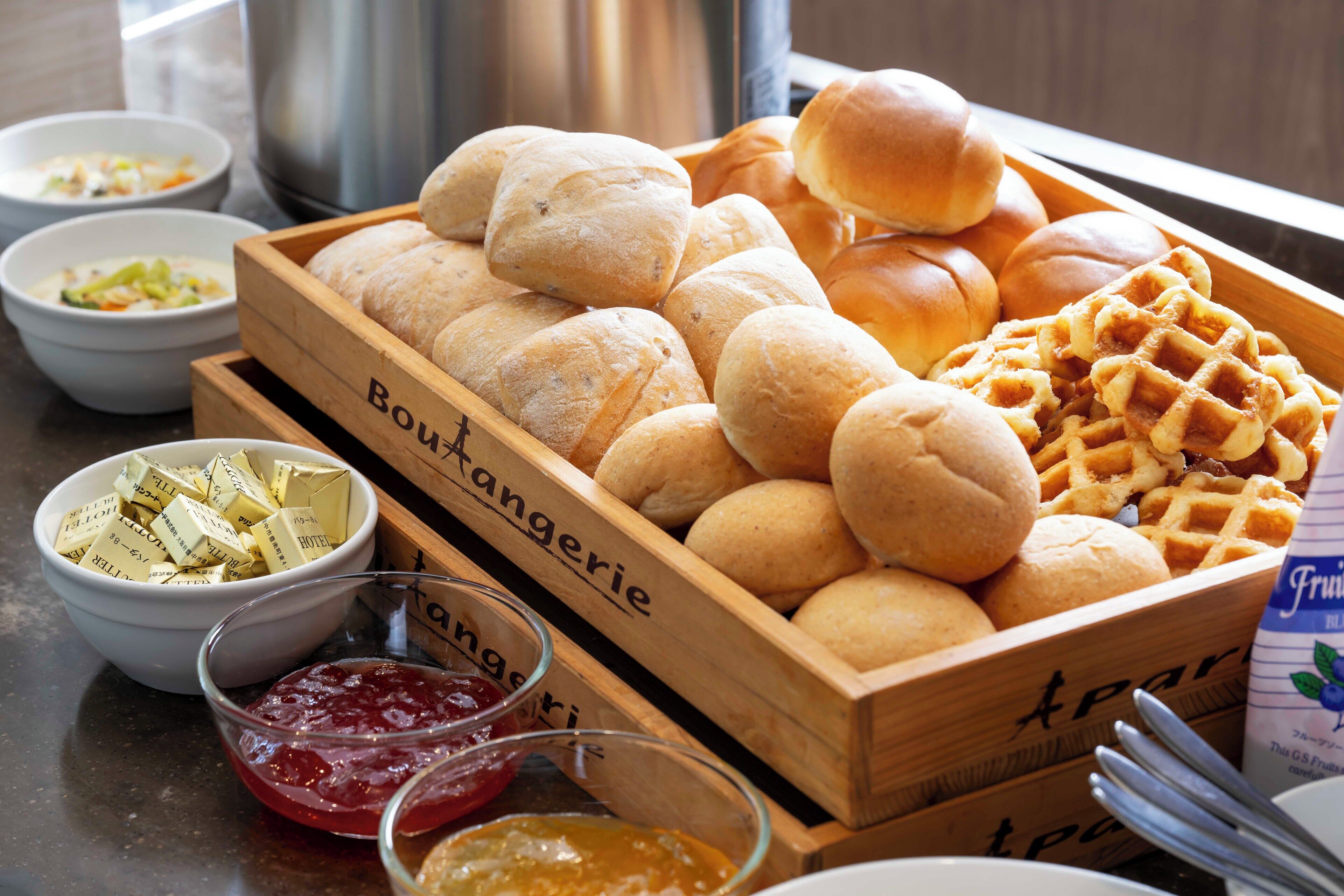 daily buffet breakfast (jpy 1500 per person)